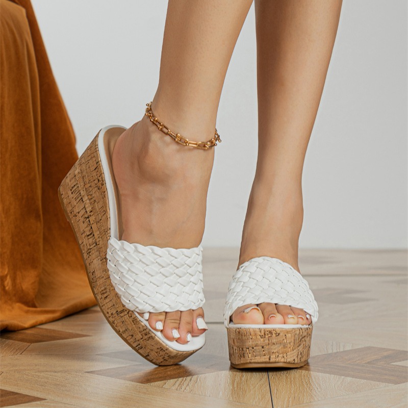 2025 Summer New Woven One-Strap Square Toe Woodgrain Thick Sole Wedge Slippers 9cm - Image 2