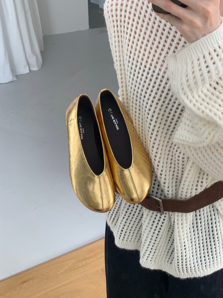 Comfortable Soft Sole Korean Retro Round Toe V-Cut Grandma Shoes Women 2026 New Simple Low Top Flat Shoes - Image 3