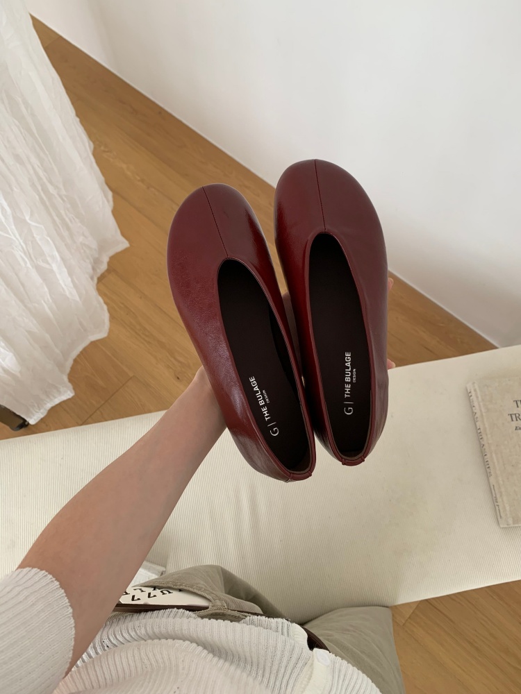 Comfortable Soft Sole Korean Retro Round Toe V-Cut Grandma Shoes Women 2026 New Simple Low Top Flat Shoes - Image 4