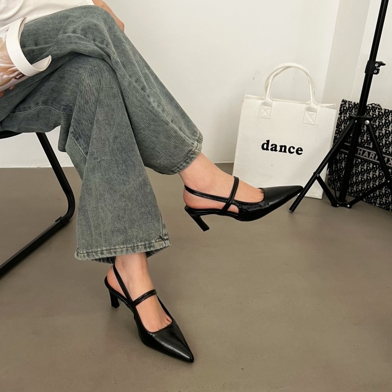 Minimalist European and American Style Pointed Toe Kitten Heel Closed Toe Mid Heel Sandals for Women